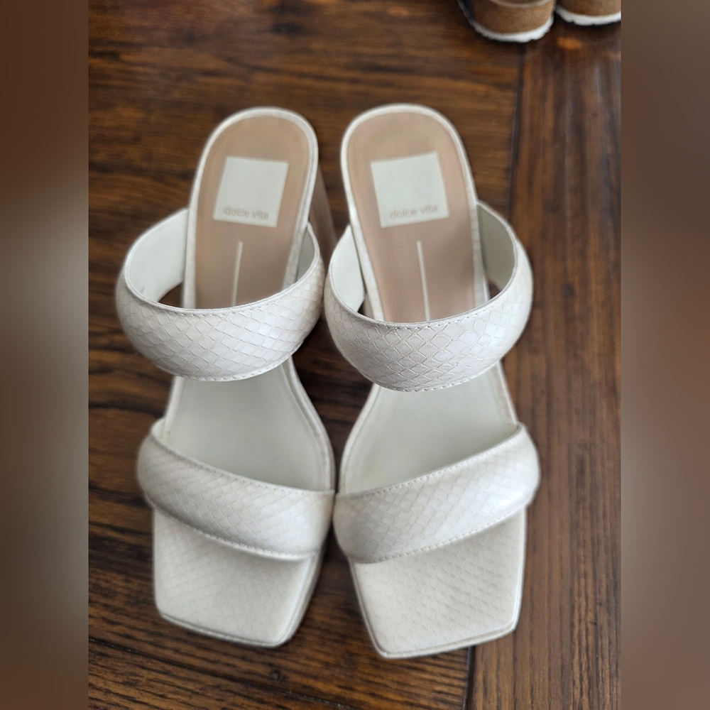 Dolce Vita Women's Cream Textured Heeled Sandals